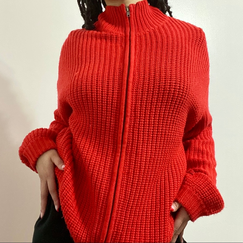 Red knitted sweater ❤️